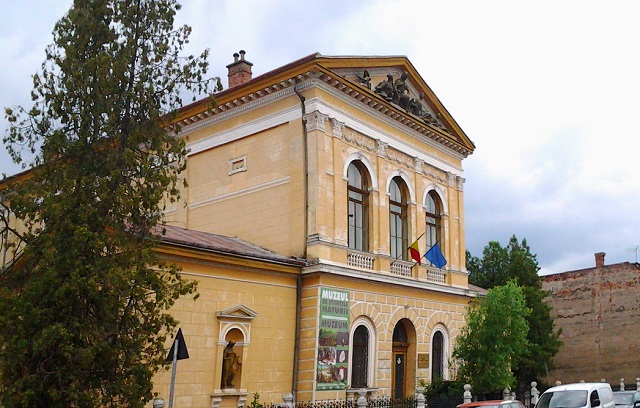 Termeszettudomanyi-Muzeum.jpg